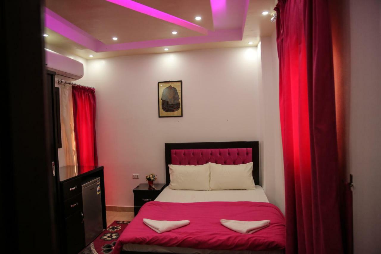 Queen Pyramids View Inn Kafret el-Gabal Exterior foto