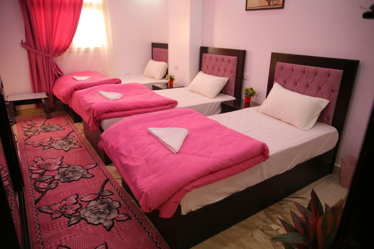 Queen Pyramids View Inn Kafret el-Gabal Exterior foto